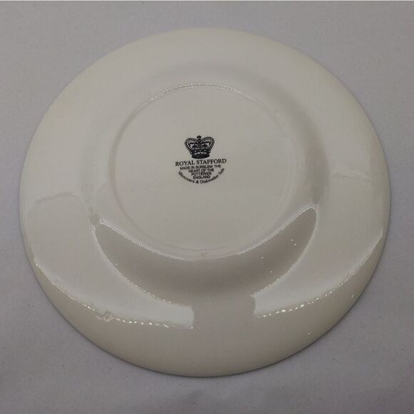 SOLD 2 Royal Stanford Fine China England Christmas Eve Plates New - Picture 5 of 6